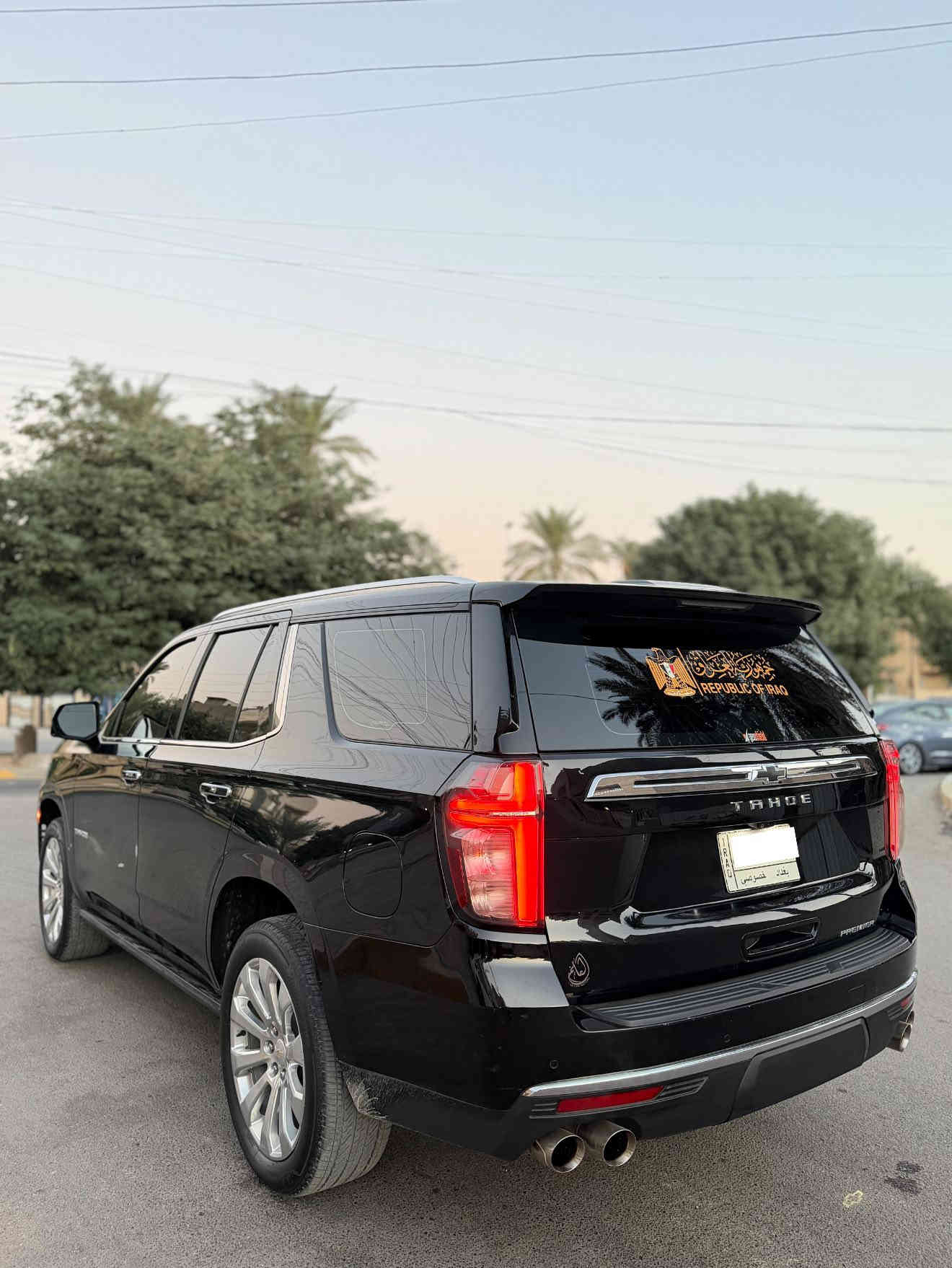 ⭕️للبيع تاهو برامير 2022⭕️
ماشية 99 الف
محرك 5300cc v8
ضامن المنصور خليجي
3 شاشات اصلية
بانوراما 
مقاعد جلد 
شحن لاسلكي 
جنطة كهرباء
كشنات جهتين كهرباء
جكات 
فور ويل 
داتا شو
5 كامرات
وبقية المواصفاات مال برامير معروفة فول للاخير✅

⭕️السيارة مغلفة من الصفر ⭕️
 ((مكفولة كفالة عامة من الصبغ والتبديل والفتح والبارد والشخط))
كير ومكينة كفالة 🕹️
والسيارة جديدة بمعنى الكلمة استخدام شخصي 💢

— السعر 557 ورقة وبيه مجال — يعني 5 شدات و57 ورقة
مكان السيارة بغداد / شارع فلسطين📍
للاستفسار : *********** 🔸
