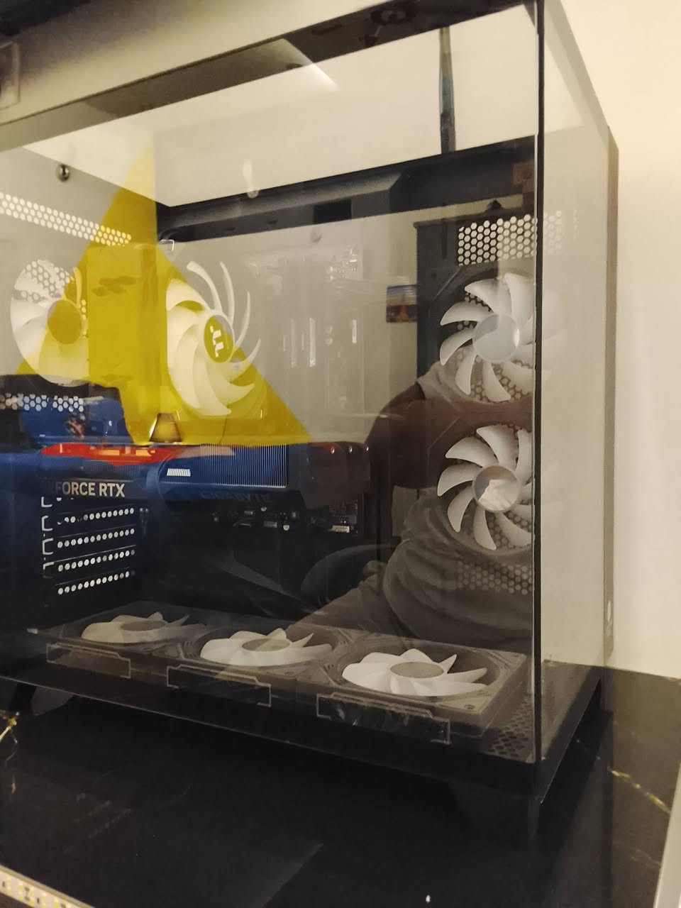 سلام عليكم بيسي للبيع
كارت شاشه 4070 SURE 
رامات 32 
مزود كافه 650 
ذاكره واحد تيره 
مذر بورد B650
مبرد هوائيا 
كيس من شركه ALEXANDER WEISE ست مراوح 
شاشه من سامسونج تجي 240 هيرتز  سعره 180 الف 
تجي وياه ماوس باد او ستاند سماعه او ماوس او كيبورد هديه سعر البيسي مليون او 700 او بيه مجال لل تواصل ***********
