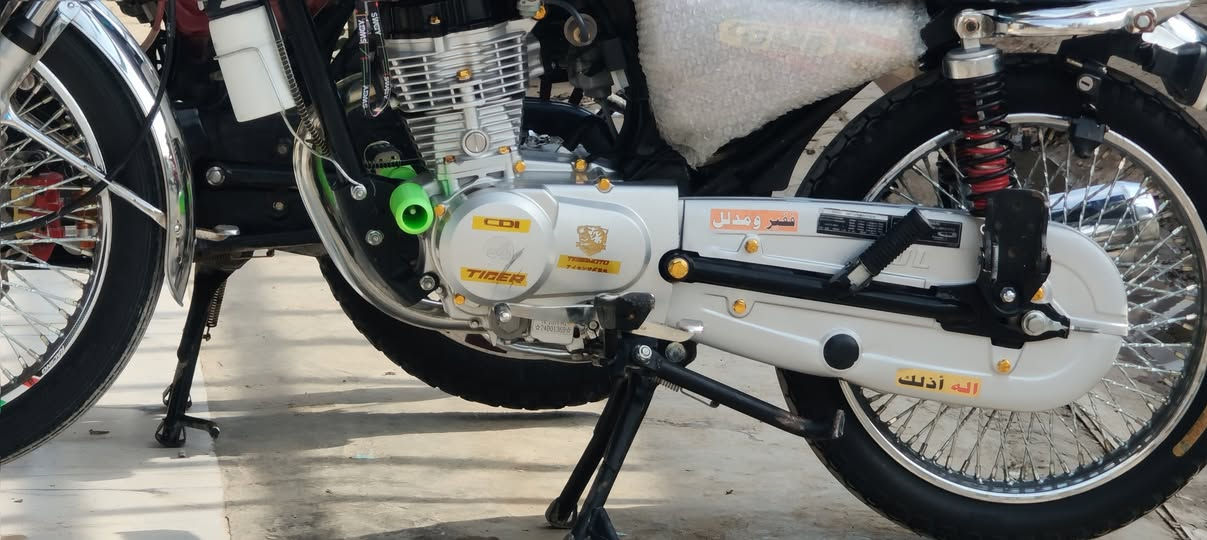 السلام عليكم 
موطور تايكر 2024 نضيف حيل 4 گيررر 🔥
محرك كبس ما مفتوح صالنصه صوت (نجمه)
سويجات بلاد 
منفيس موجود
موطور شوفت العين 
مكاني الحويجه شارع الاطباء 
السعر 600 بي مجال شي بسيط للشراي 
***********
