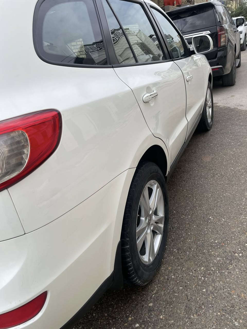 السلام عليكم سيارة سنتافيا 2012خليجي (الشركة العامة )للبيع رقم بغداد بأسمي تحويل ثاني 

/ 3 قطع تبريد / تحكمات استيرن / اشاير بالمري / منفذ USB / منفذ AUX/ مكينة 6 سلندر 3500 / كامرة خلفية / ماشية 240الف حقيقي / دفع رباعي 

السيارة مكفولة فقط بارد بسيط بالمدكر الخلفي
المكينة على وضع الشركة 

ادامه كاملة من حدادية و منظومة بانزين  السيارة جديدة بمعنى الكلمة كامله مابياها أي نقص السعر 157وبيها مجال بسيط حق الجيه

مكان السيارة البصرة (ياسين خريبط)

للأستفسار ***********
