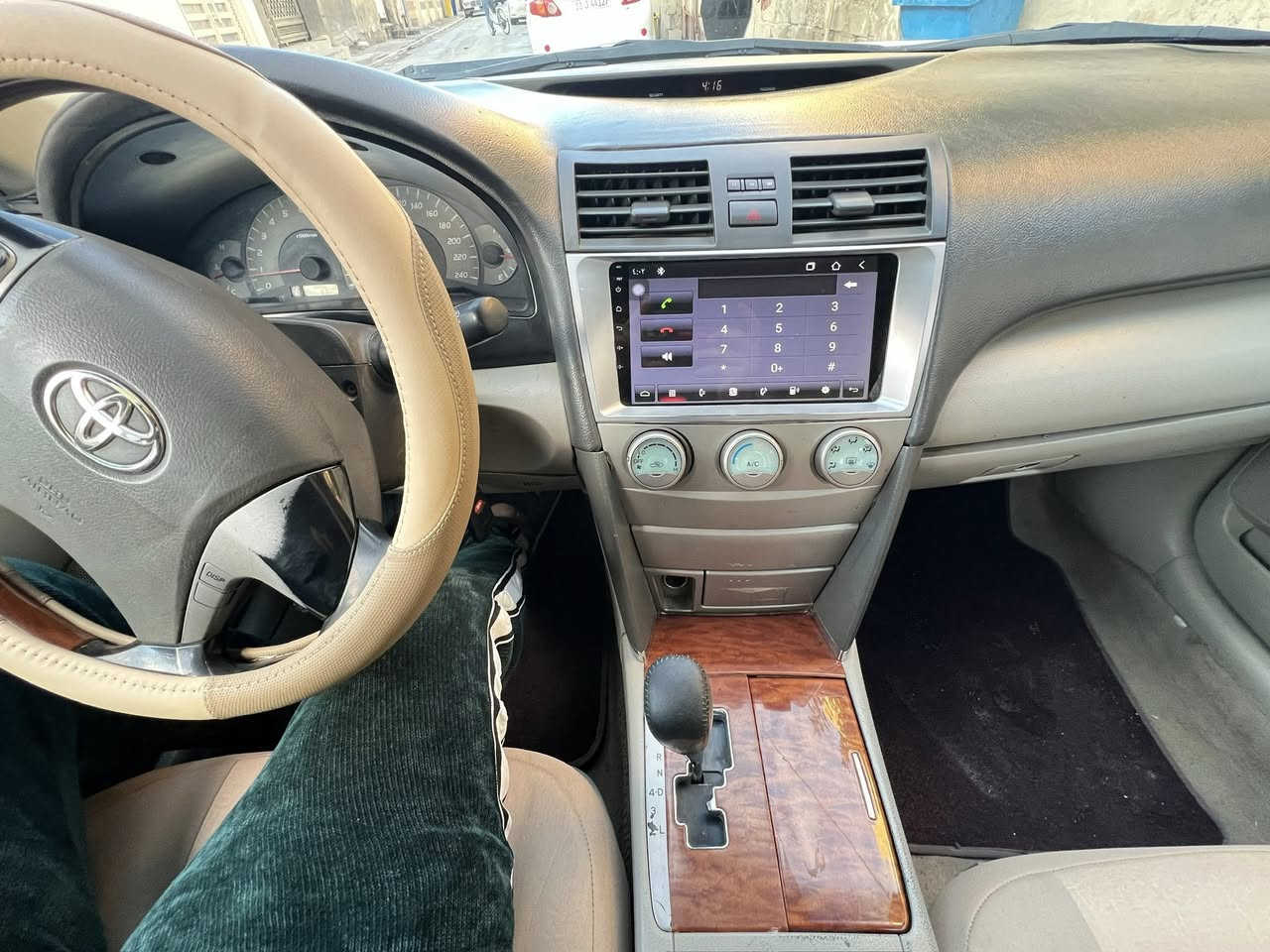 كامري 2008 خليجي .GLX.
رقم بغداد الماني تحويل ثاني يوم 
اعلى فئه بالكامري معروفه مواصفاته 
باتري جديـٍد
تخم تاير 
سلايت
حساس 
كامره 
كشن كهرباء
تحكم استيرن 
اشاير بالمري 
تبريد قطعتين 
محرك جديد
كير جديد 
منضومه تبريد جديده قبل سنه شاده
بيها صبغ حزام بدون ضرر للجماليه فقط 
السعر 110 ورقه بيها مجال بسيط 
المكان الفلوجه اول متدخل صيطره الموضفين
للاتصال ***********
