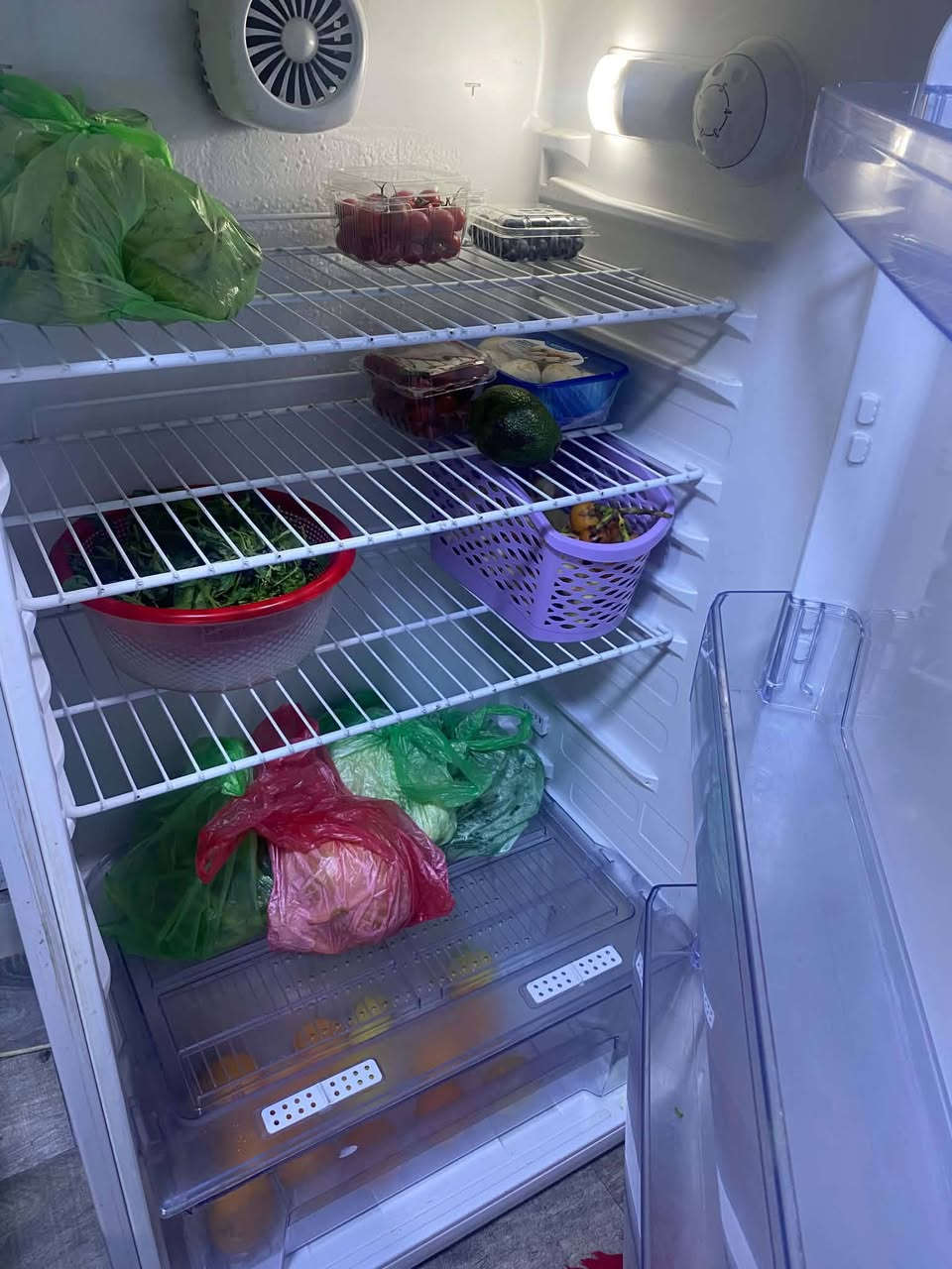 ثلاجه للبيع ١٧ قدم نضيفه ومابيها اي ضرر ب ٣٠٠ وبيها مجال المنصور شارع الاميرات  للأستفسار خاص راسلوني


**إذا كنت صاحب هذا الإعلان وتريد حذفه لأي سبب، رجاءا أرسل رسالة إلى الدعم الفني**