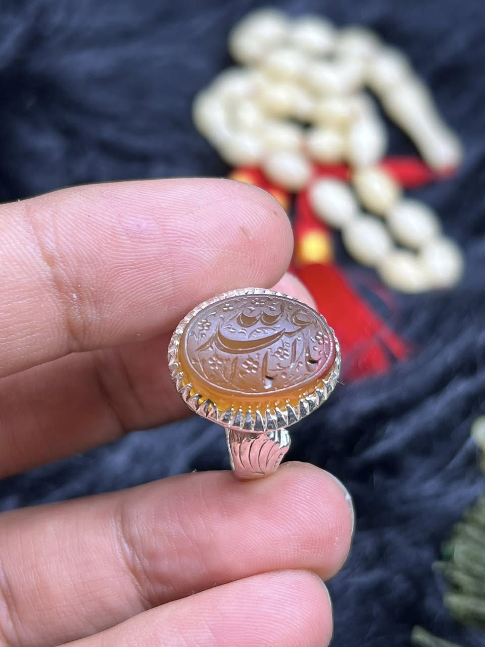 خاتم عقيق يماني زعفران 

مخطوط يا أبا عبد الله

الشراي*********** المكان بغداد حي اور 

توصيل ماعندي
