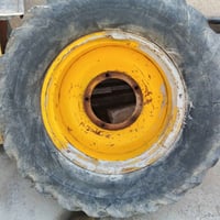 تاير كامل هوه والويل حجم 28 البيع السعر 200 مكان بغداد 07726227318