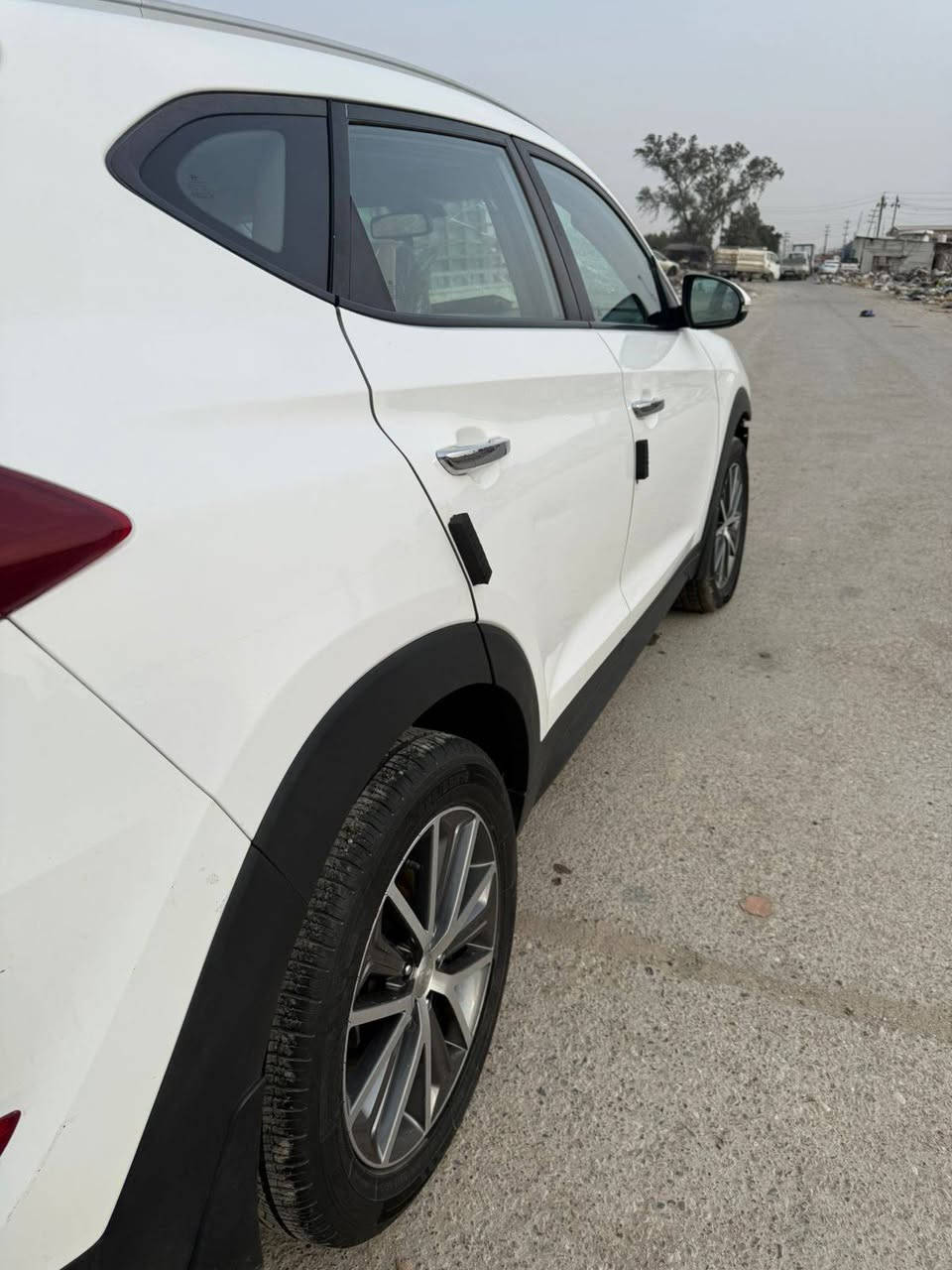 توسان خليجي موديل 17رقم بغداد تحويل سيارة مكفوله كفالة عامه ماشيه 70لف صاربيه حادث ابيعه على وضعه مكانه سيارة بغداد سيارة شغاله وتمشي سعر 153مجال قليل حك جيه ***********
