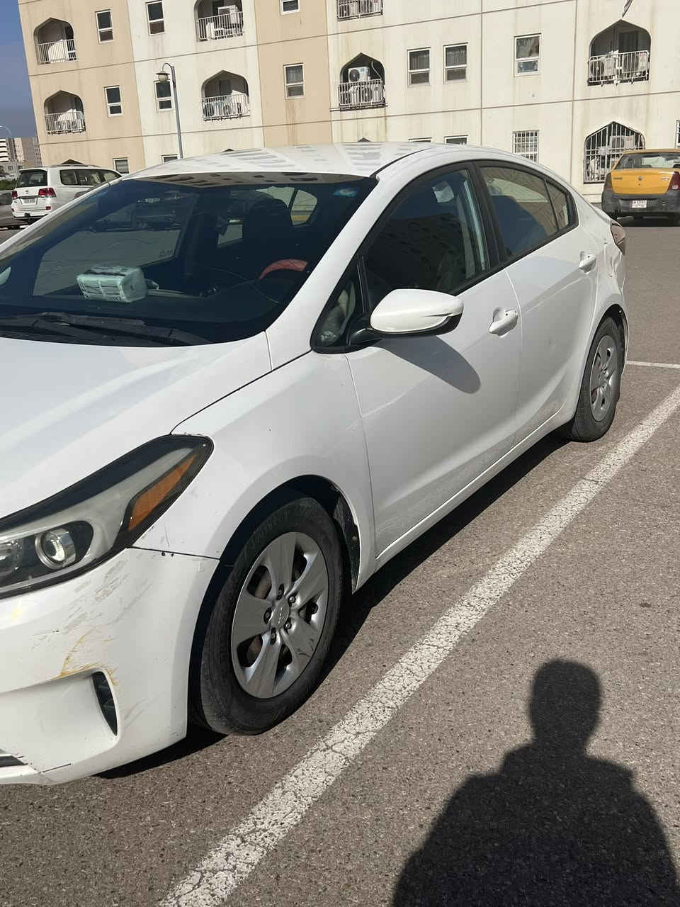 السلام عليكم
فورتي 2017 وارد امريكي رقم بغداد
حادث بنيد  يعني قطعه وحدة
وبارد بالجاملغ 
ماشيه 94 مكينه 2000
تخم تاير
داخل كله جديد😊
السعر 125 بيه مجال بسيط 💯💯
مكان بغداد مجمع بسمايه 🏢
هاتف ***********.👥
