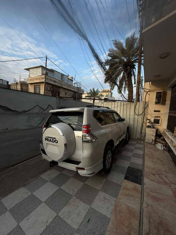 السلام عليكم برادو للبيع موديل 2013 محدثه 2017 جديده السياره فول مواصفات فتحه ثلاجه كشن جلد حساس دفع رباعي مرايه شفط تحكم ستين مثبت سرعه تخم تاير جديد السياره سبعه راكب محرك 6سلندر السياره باسمي رقم اربيل لا ستفسار ***********
