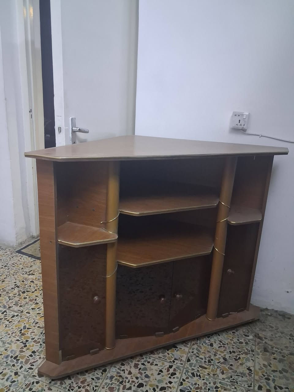 ميز زاوية نظيف 
السعر ١٠ الاف 
المكان الاعظمية


**إذا كنت صاحب هذا الإعلان وتريد حذفه لأي سبب، رجاءا أرسل رسالة إلى الدعم الفني**
