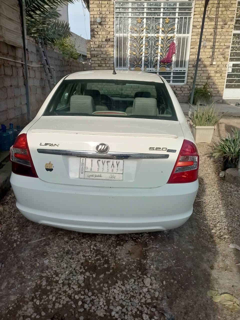 السلام عليكم. سياره ليفان موديل 2012 رقم بابل باسمي سنويه لغاية 2027.السعر 40$ وبيه مجال بسيط.للاتصال ***********
