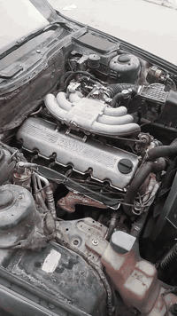 سلام عليكم
بي ام 525 

بلاد سنويه وبليته أصل 

محرك مفتوح كلهربايات كله شغاله 
كير مكينه بيه صوت رواجز بس من تشغل 
 حداديه 
خير من الله 

سعر 35ورقه وبيه مجال 

***********
