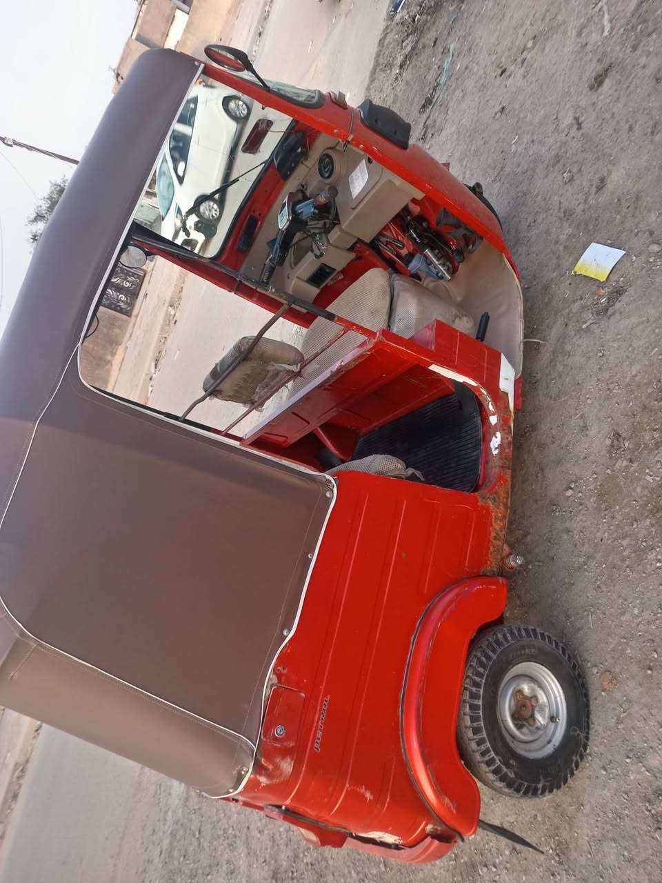 سلام عليكم تكتك عشرين لبيع اوراقهة كامله مابيهة اي نقص السعر 4850وبيهة مجال المكان لأمين الثانيه لاستفسار خاص او عل رقم ***********
