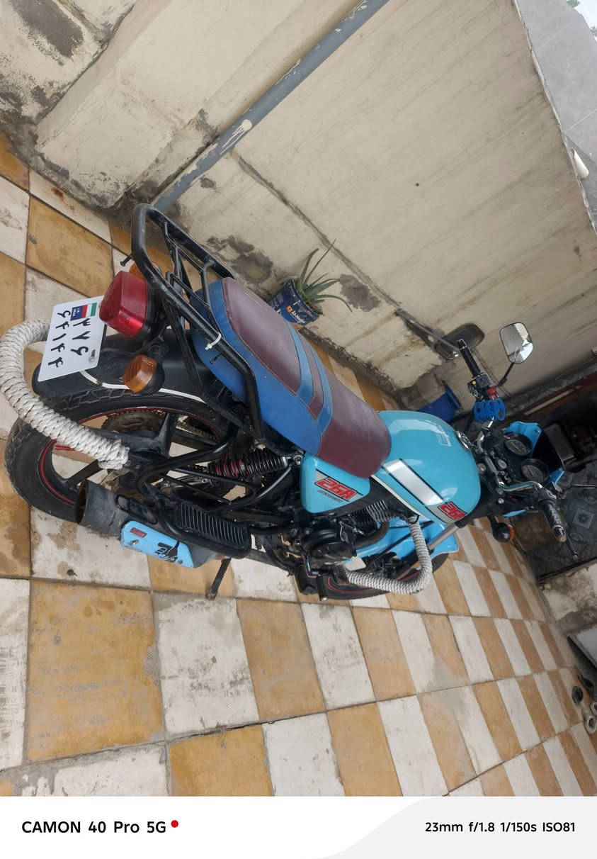 السلام عليكم للبيع دايوان موديل 22 اوراق سكنر حته وصل معرض موجود مكاني بابل الحمزة  سعره مليون و100مانقصه برغي ***********مابيه وتساب اوووومروس بديوان لايتي 22وفوك فقط
