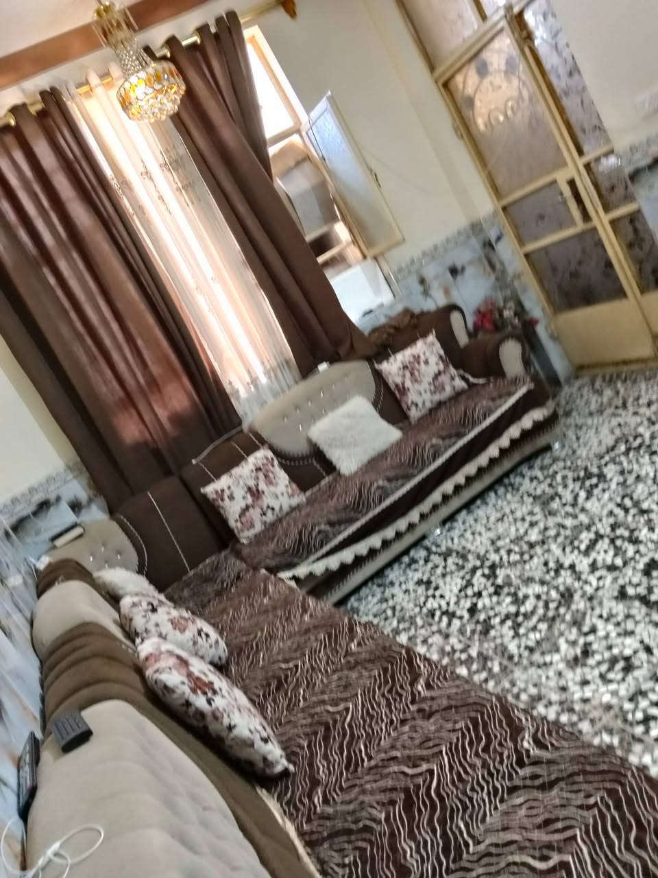بيت للبيع ملك زراعي سنه 25 المساحه 60 متر طابقين ركن عرض الفرع اربعه امتار سعر خاص وهذا وهذا رقم الموبايل ***********
