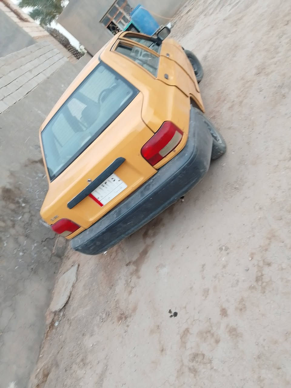 ***********
