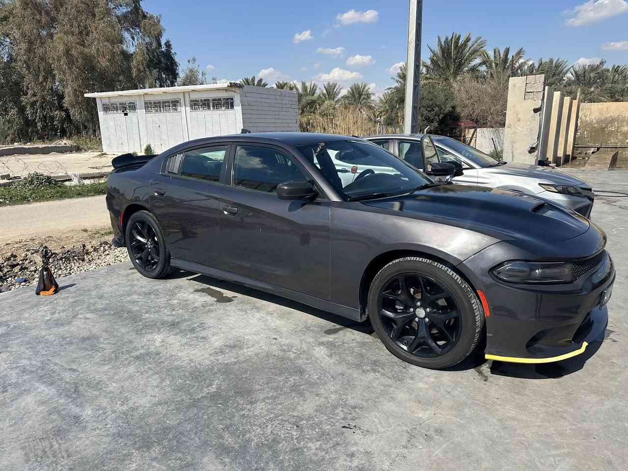 للبيع جارجر موديل 2016 أمريكي بيها جاملغ وبنيد  رقم بغداد سياره جديده. محرك كير كله جديد سعر175  مجال عنوان ديالى بعقوبه***********
