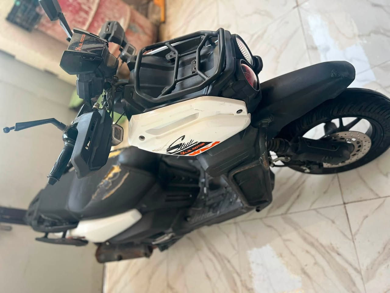 دراجه أباجي همر للبيع
نظيفه دراجه محرك نظيف كهربائيات شغاله نكره سلف 
السعر: 450✅ 
وبيها مجال بسيط 
للاستفسار الاتصال على الرقم:***********
