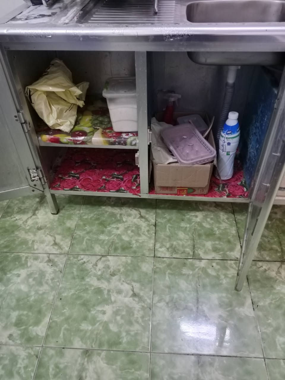 ثلاجة 125
سنك متر ونص 70
طباخ 40
غساله حوضين الجي 60


**إذا كنت صاحب هذا الإعلان وتريد حذفه لأي سبب، رجاءا أرسل رسالة إلى الدعم الفني**