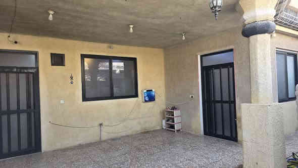 الســلام عليكم
بيت للبيع حي الصدرين مساحه 200متر  للاستفسار واتساب ***********
