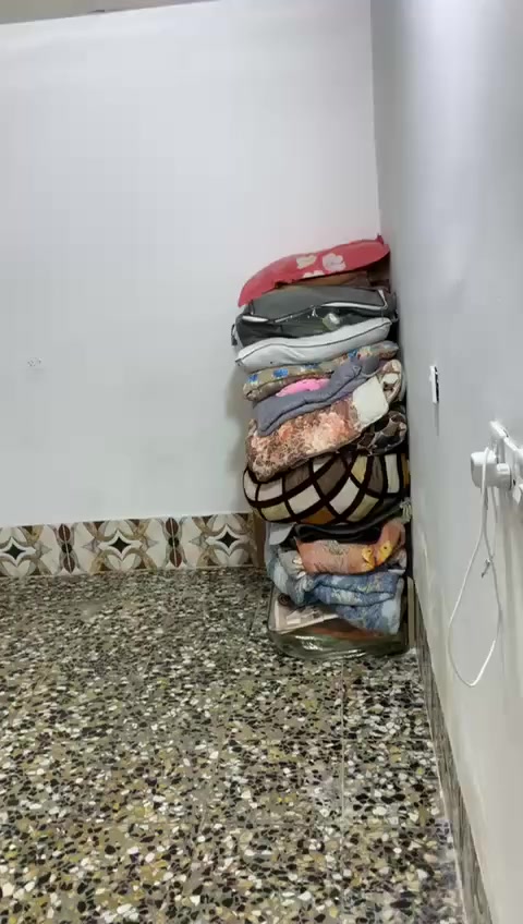 بيت للبيع المساحة 75متر منطقة الاستكشافات حي الزهراء منطقة ال100 بداية المنطقة اول فرع قرب البوري الأخضر البيت عكادة السطح ايزكوم من جوة سقف ثانوي البيت كاشي فقط الحمامات سندويش
***********
متوفر واتساب
