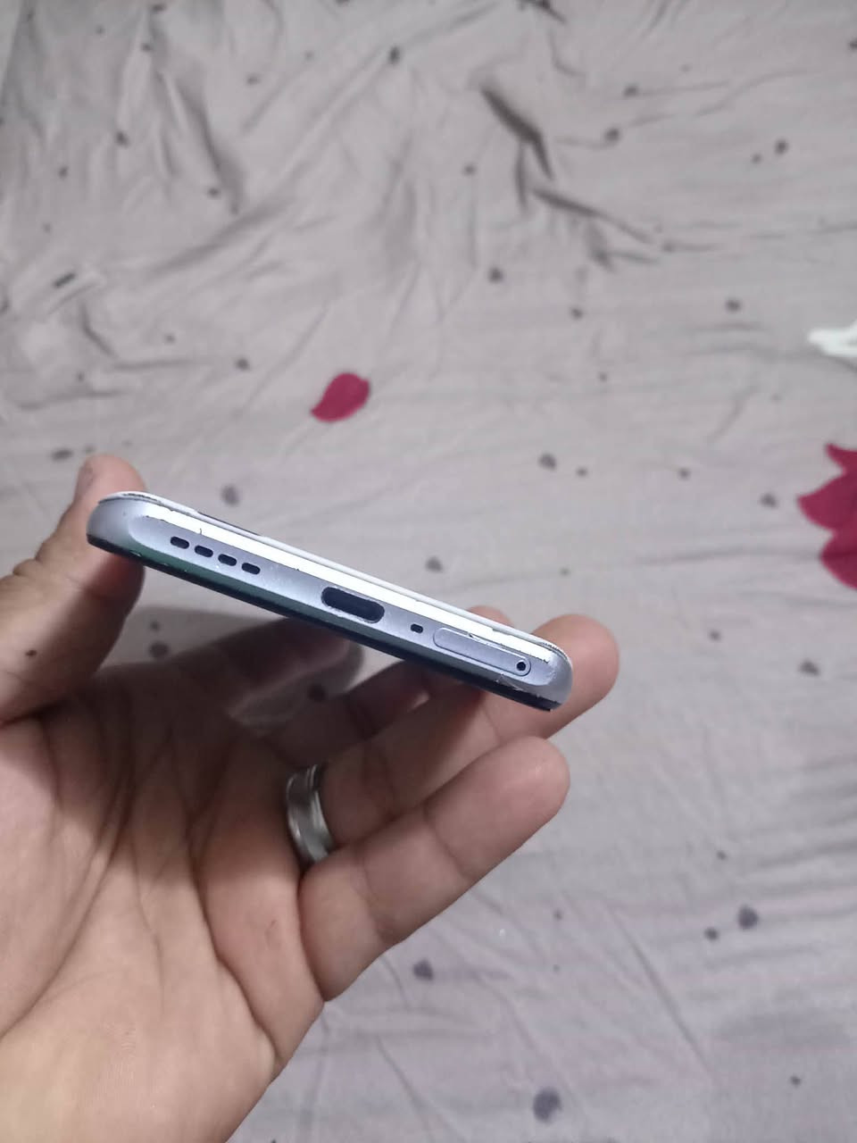 موبايل realme GT Neo5 SE
ذاكرة 1 تيرا يعني 1024كيكا
عشوائيه 16+12
شاشه 144
بطاريه 91%
للبيع 375 او المراوس
ملاحضه هذا مو سعره لان مواصفاته معروفه لكن لان بي رقم عواج وبسط


**إذا كنت صاحب هذا الإعلان وتريد حذفه لأي سبب، رجاءا أرسل رسالة إلى الدعم الفني**