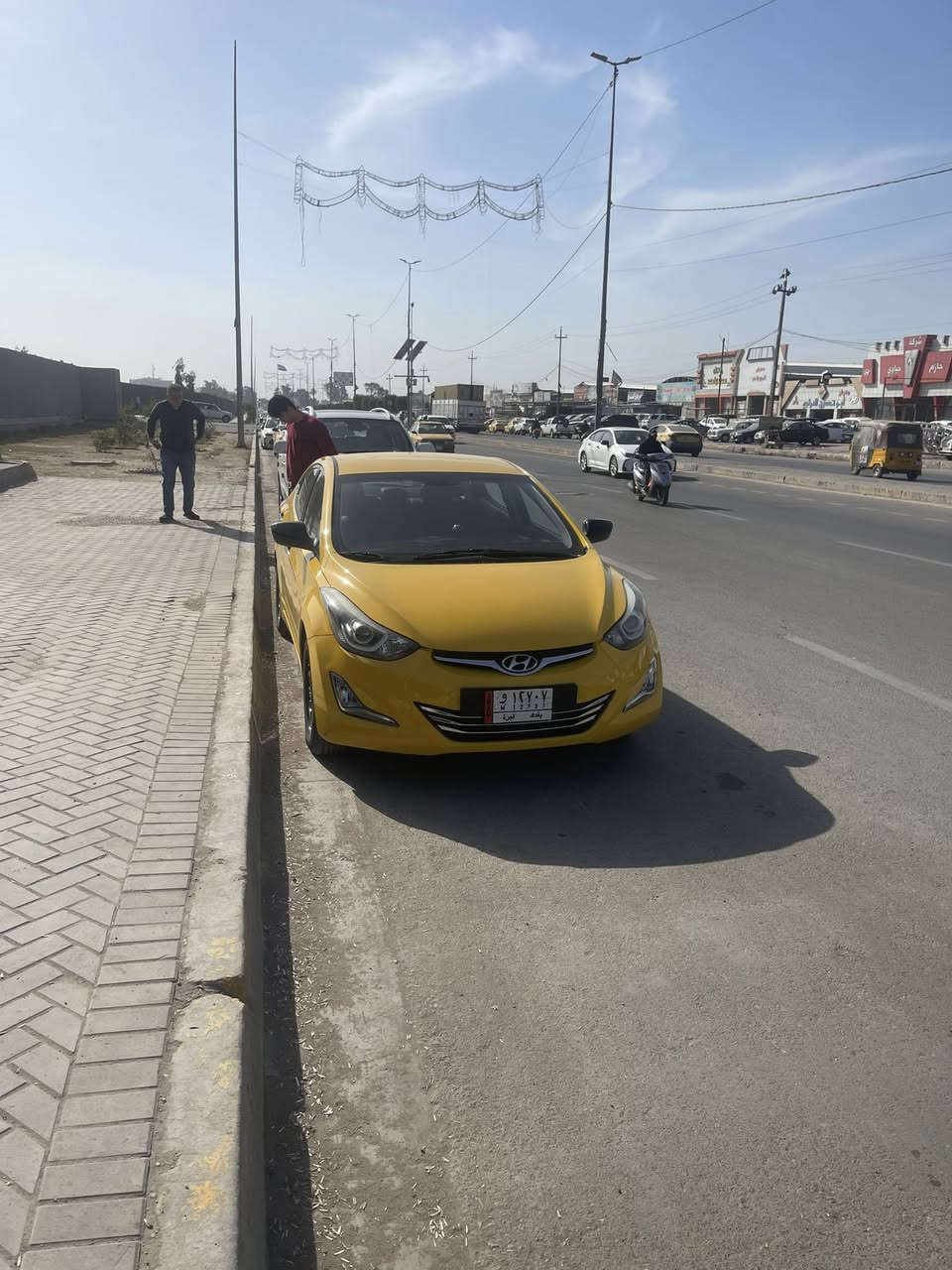 السلام عليكم النترا مديل 2015ورارد كندي حادثهه خلفي جاملغ اليمنه بي بارد وشوي بل حوض تعديل بيهه قبق جنطه مبدل فقط والباقي مكفول ايرباكات كلهه سليمه موصفات عادي تحكم ستيرن تدفئه بل كشنات شاشه تخم تاير جديد   صدر 50%  هيئه وغرامات مصفره بيع فقط بدون مراوس سعرهه 113 وبيهه شي بصيط 
رقمي *********** مكاني بغداد
