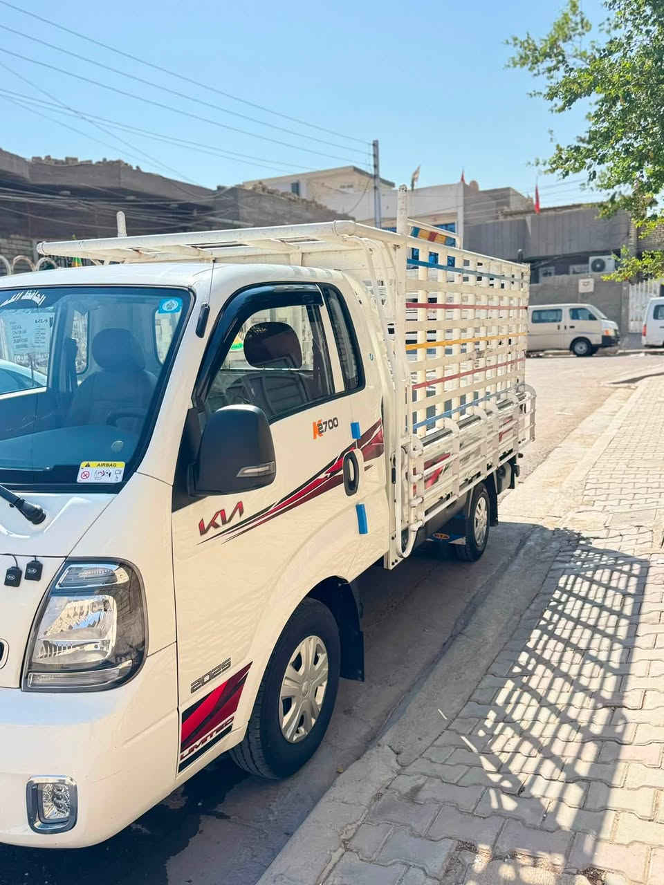 سلام عليكم كيا حمل للبيع موديل 2025 مكينه2700 فول سستم مكفوله كفاله عامه سياره ماشيه 51الف مكينه لا تنقيص ولا تبخير خير من الله السعر 165بيها مجال شي بسيط الرقم والاستفسار ***********/***********
 ملاحظه /بدون محجر
