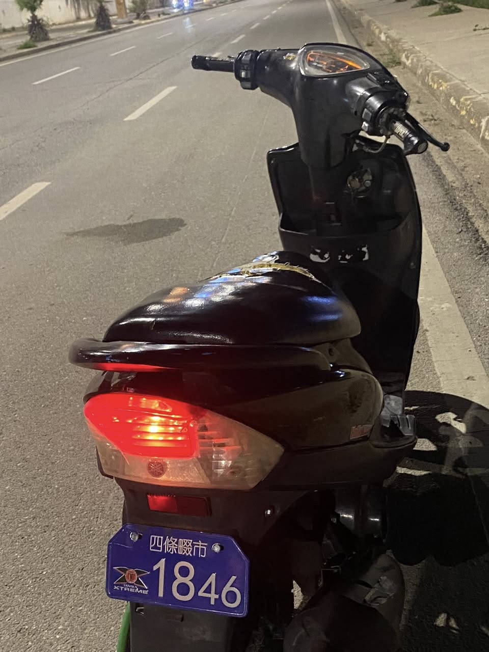 ماكس عدلة للبيع
بوشة 55 
دبلات رياضي 
صالنصة FM 
كهربائيات كلها شغال اشاير
شلعة معدل الدراجة خير من الله مال جناي
السعر خاص او واتساب (***********)
