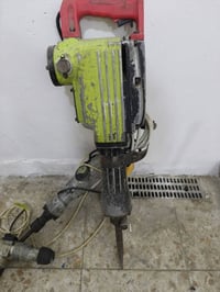 دريلات البيع اصليه وشغاله كسار عدد 1 همر 1 قشط عدد 1 البيع مكاني بغداد...