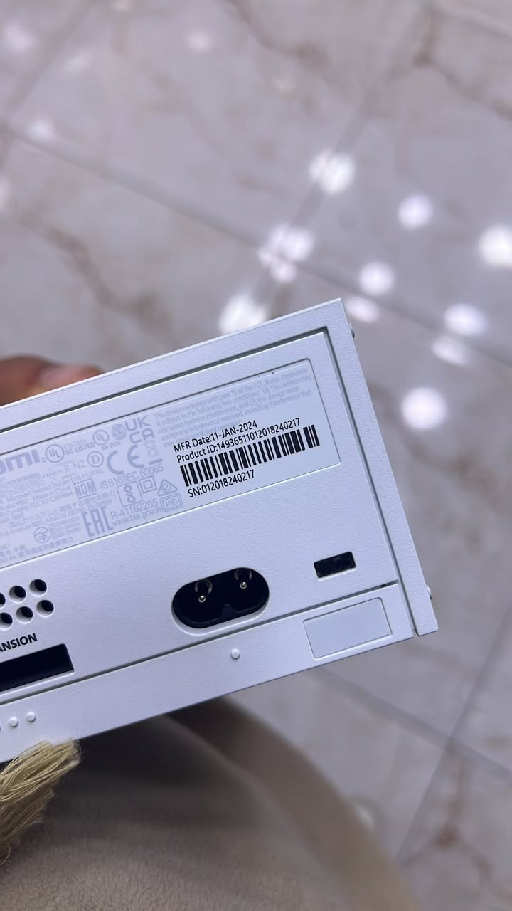 سيريس اس موديل ٢٤
السعر ٣٣٠
ما وياه كارتونه
***********
