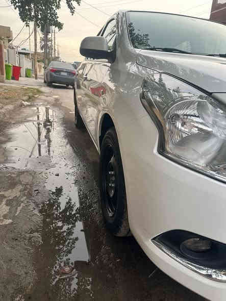 نيسان سني هندي 23 
ماشيه63 الف 
ضربه خفيفه بالباب السايق والخلفي 
سياره نضيفه ومكفوله 118 وبيها مجال
الرقم ***********
