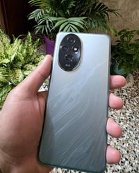 هونر 200 ذاكرة 256 داخلية 12 نظيف جدا  ملحقات وكارتون وشاحن 100 واط ال...