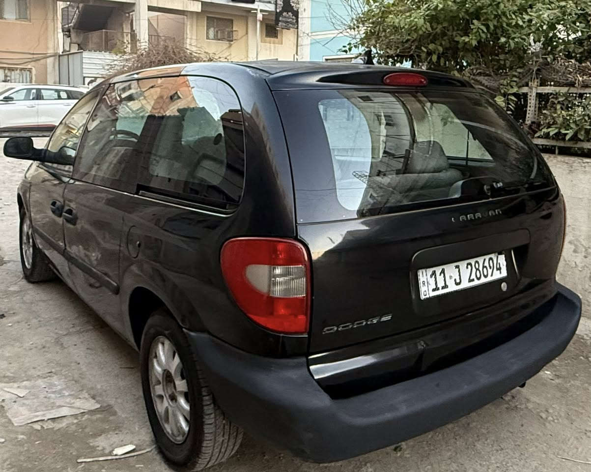 دوج كرفان 7 راكب موديل 2007
كير مكينه بلاديات مكفولات ولا مفتوحات 
مكفوله من الضربه بيه قطع صبغ 
تخم تاير ويل كب جديد 
تدفئه تبريد 
السياره جديده وكامله من كل شي 
بغداد باسمي 
السعر 69 وبيها مجال 
للاتصال ‭0772 358 1823
