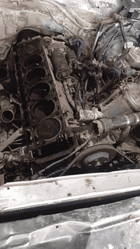 من رخصه الادمن تم تبديل كازكيت بي ام 735 مكينه 35 والعمل موجود داخل الفديو من اول مانفتحت السيارة الي مابعد اكمال السيارة المكان الرمادي الجزيرة شارع الجراشي قرب دار الضيافه *********** باداره ابو احمد أبو أحمد النعيمي
