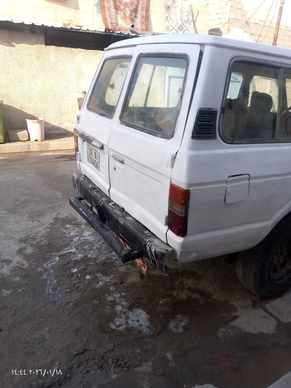 سياره لاندكروز موديل 82 رقم انكليزي تحويل ثاني يوم السعر 35 وبيها مجال بسيط رقم الهاتف ***********
