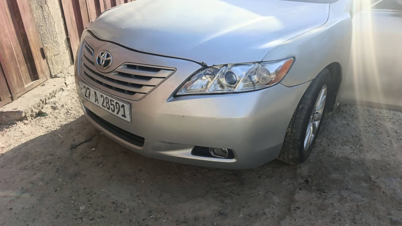 السلام عليكم عندي كامري ٢٠٠٩رقم ذي قار انكليزي بسمي هزه جديده تخم تاير باتري جديد ويل مال٢٣ كير مكينه وتبريد جديد صدر أمامي وخلفي جديد مدوشمه كاعيه وتنته وكشنات جلد ياباني وأحدثها بنيد وجاملغين ابيعلك مصبوغه حزام عبوه جديد دسكات+فلنجات جدد  تحويلها أي مكان بغداد عنواني بغداد حي الامين الثانية ***********واتساب
