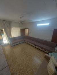 ديوان مستعمل  نظافته ٧٠    ٧٥ ب% نظيف وما مكسر ومخلخل  ومناسب ١٢٥ وبي ...