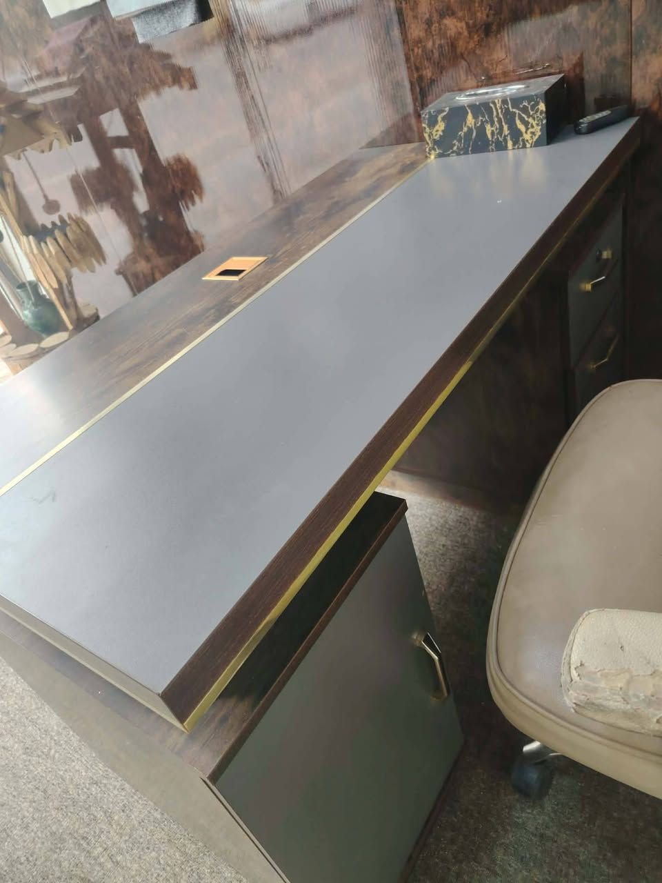 ميز مكتبي للبيع المكان موصل حي البكر السعر خاص علق واني ارسلك


**إذا كنت صاحب هذا الإعلان وتريد حذفه لأي سبب، رجاءا أرسل رسالة إلى الدعم الفني**