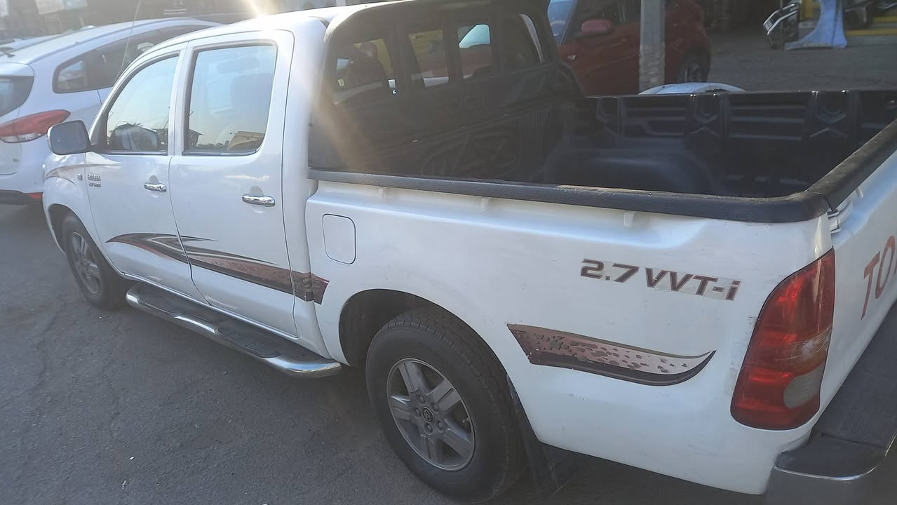 تيوتا هايلوكس 2009 وارد خليجي
كير اوتوماتيك 
مكاني بغداد للإستفسار الاتصال ***********
