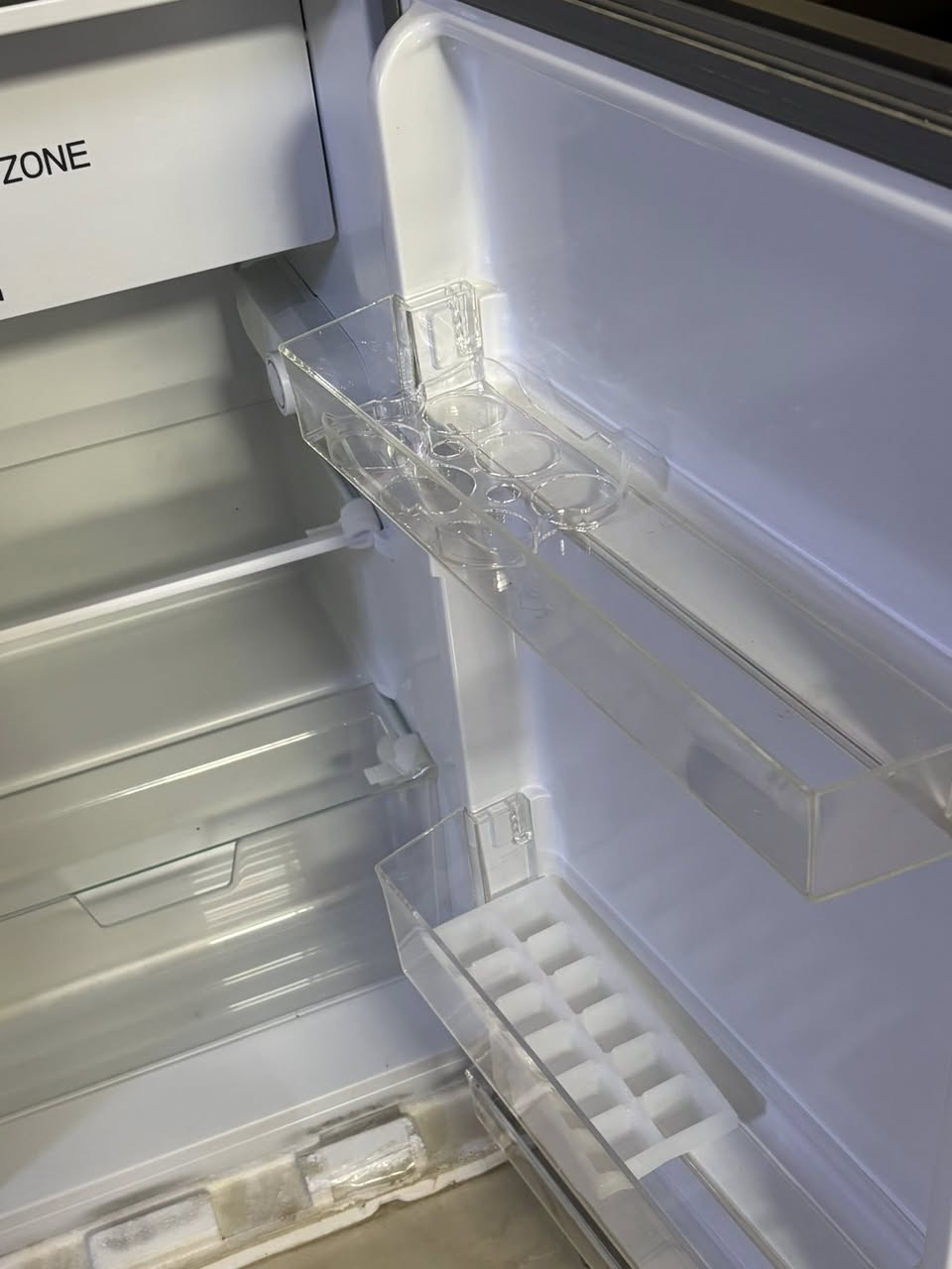 🔹ثلاجة هايسنس 5 قدم 🔹
✔ جديدة ونظيفة تمامًا

✔ لم تُستخدم نهائيًا

✔ هدية ولم يتم تشغيلها

✔ باب واحد – حجم عملي

✔ تبريد ممتاز وموفرة للكهرباء

✔ مناسبة للشقق، الغرف، أو الاستخدام الثانوي

📍 العنوان بغداد الحريه الثالثة 

💰 السعر: 250,000 ألف دينار (بيها مجال بسيط)

للاستفسار مراسلة خاص 🌸


**إذا كنت صاحب هذا الإعلان وتريد حذفه لأي سبب، رجاءا أرسل رسالة إلى الدعم الفني**