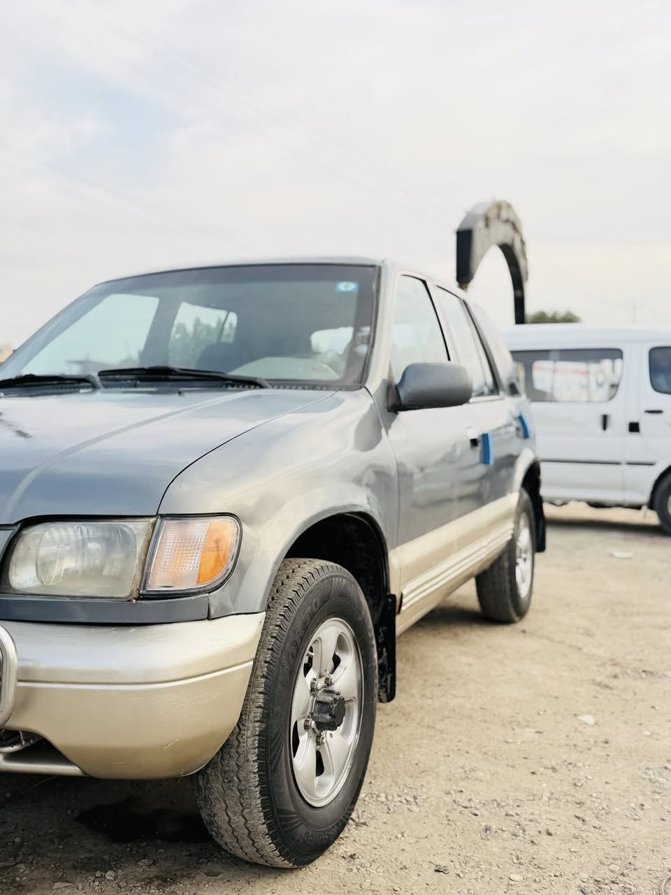 السلام عليكم سبورتج 1993 للبيع🇰🇷🚗
المحرك مفتوح الكير عادي فور ويل 4X4

رقم بغداد انكليزي تحويل مباشر 

سنوية الى 31 السياره جاهزه من جميع النواحي 

كهربائات شغاله لايت شغال كامره شغاله 

تخم تاير صدر جديد 

📍مكان السيارة بغداد 

السعر :- 34$ وبيها مجال 

📞***********
