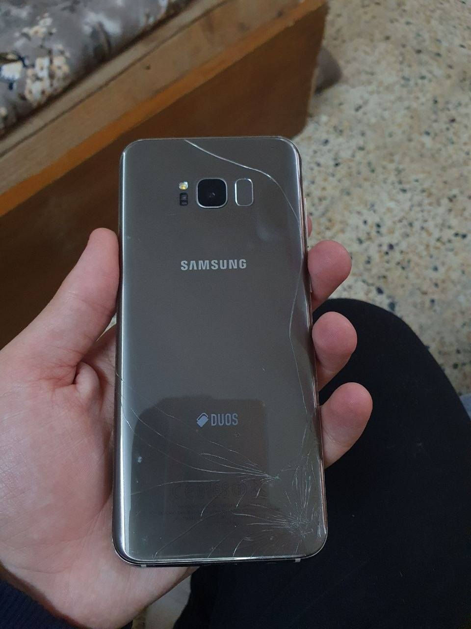 للبيع فقط 
سامسونج جالكسي S8+ 
بي كسر اسفل الشاشة وفطر بالظهر موضح بالصورة 
السعر 65 
عنوان موصل جانب الايمن


**إذا كنت صاحب هذا الإعلان وتريد حذفه لأي سبب، رجاءا أرسل رسالة إلى الدعم الفني**