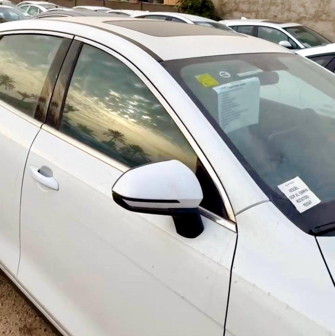 زيرووو Destroyer (بي واي دي دستروير) موصفات خليجي أستيراد خاص فتحة سلايد روف 
سنة الصنع: 2025
عداد المسافة: صفر كيلومتر (زيرو)
الجديد كلياً
المواصفات العامة:
• حجم المحرك: 1500cc
• سيارة سيدان مدمجة
• نظام هايبرد PHEV
• تجمع بين محرك بنزين ومحرك كهربائي
• بطارية ليثيوم شفرة BYD تدعم الشحن السريع
• سعة خزان الوقود: 44 لتر
• مدى سير يصل إلى 1200 كم
التقنيات والأنظمة:
• كير أوتوماتيك
• Auto Stop
• Auto Hold
• مانع تزحلق
• 3 أنظمة للقيادة
• مثبت سرعة Cruise
• تشغيل عن بعد
• تشغيل بصمة مع كارت دخول ذكي
• هند بريك بصمة
الداخلية والراحة:
• مقاعد جلد رياضية
• شاشة دوّارة 12.8 إنش
• شاشة ذكية تدعم جميع البرامج
• نظام ملاحة مع تحديثات OTA
• نظام صوتي 6 سماعات مع ميزة الكاريوكي
• مقصورة عازلة للصوت
السلامة والمظهر الخارجي:
• حساسات خلفية
• كاميرا خلفية دوّارة
• لايت زينون
• LED نهاري
• Back Light LED
• تصميم عصري بمصابيح LED
مكان السيارة . الأنبار الرمادي 
للأستفسار اتصال زيرووو Destroyer (بي واي دي دستروير) موصفات خليجي أستيراد خاص فتحة سلايد روف 
سنة الصنع: 2025
عداد المسافة: صفر كيلومتر (زيرو)
الجديد كلياً
المواصفات العامة:
• حجم المحرك: 1500cc
• سيارة سيدان مدمجة
• نظام هايبرد PHEV
• تجمع بين محرك بنزين ومحرك كهربائي
• بطارية ليثيوم شفرة BYD تدعم الشحن السريع
• سعة خزان الوقود: 44 لتر
• مدى سير يصل إلى 1200 كم
التقنيات والأنظمة:
• كير أوتوماتيك
• Auto Stop
• Auto Hold
• مانع تزحلق
• 3 أنظمة للقيادة
• مثبت سرعة Cruise
• تشغيل عن بعد
• تشغيل بصمة مع كارت دخول ذكي
• هند بريك بصمة
الداخلية والراحة:
• مقاعد جلد رياضية
• شاشة دوّارة 12.8 إنش
• شاشة ذكية تدعم جميع البرامج
• نظام ملاحة مع تحديثات OTA
• نظام صوتي 6 سماعات مع ميزة الكاريوكي
• مقصورة عازلة للصوت
السلامة والمظهر الخارجي:
• حساسات خلفية
• كاميرا خلفية دوّارة
• لايت زينون
• LED نهاري
• Back Light LED
• تصميم عصري بمصابيح LED 
السعر 153$ وبيها مجال بسيط للشراي
للأستفسار اتصال او واتساب ‭***********
