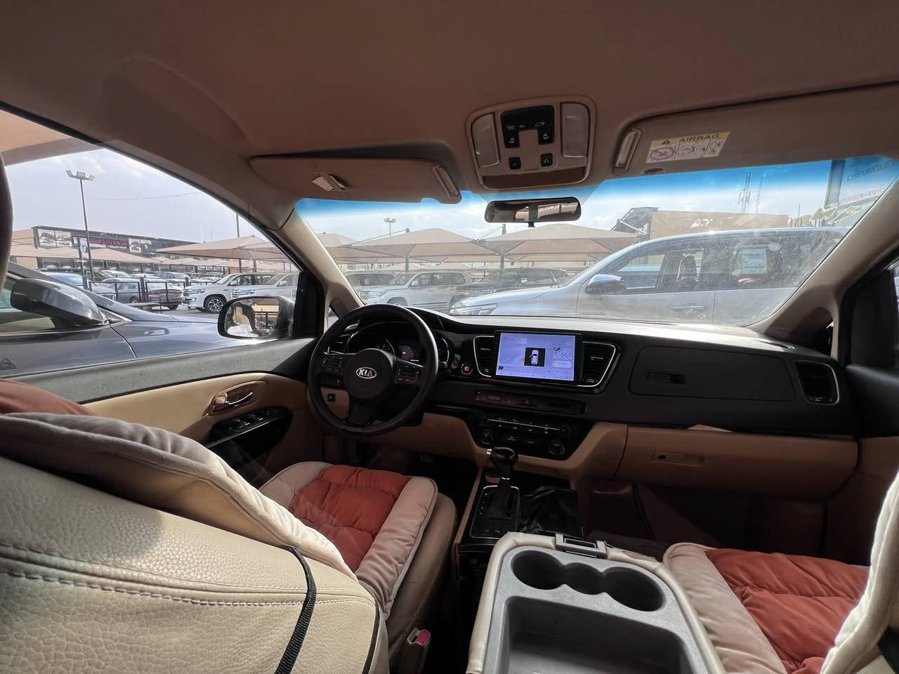 كرنفال سيدونا سياره خليجي 2016 محرك 3500.     ماشيه 300
ضرر السياره بعراق (ثنين باب مصلح + رش دعاميه و بنيد رش فقط + تكمة بجهت سايق رش بسبب حادث 

سياره بصمه  رقم الماني (عربي ) 
 سياره بيه بعض الخدوش
السعر المطلوب 145 وبيه مجال بسيط للشراي 
رقمي ***********
