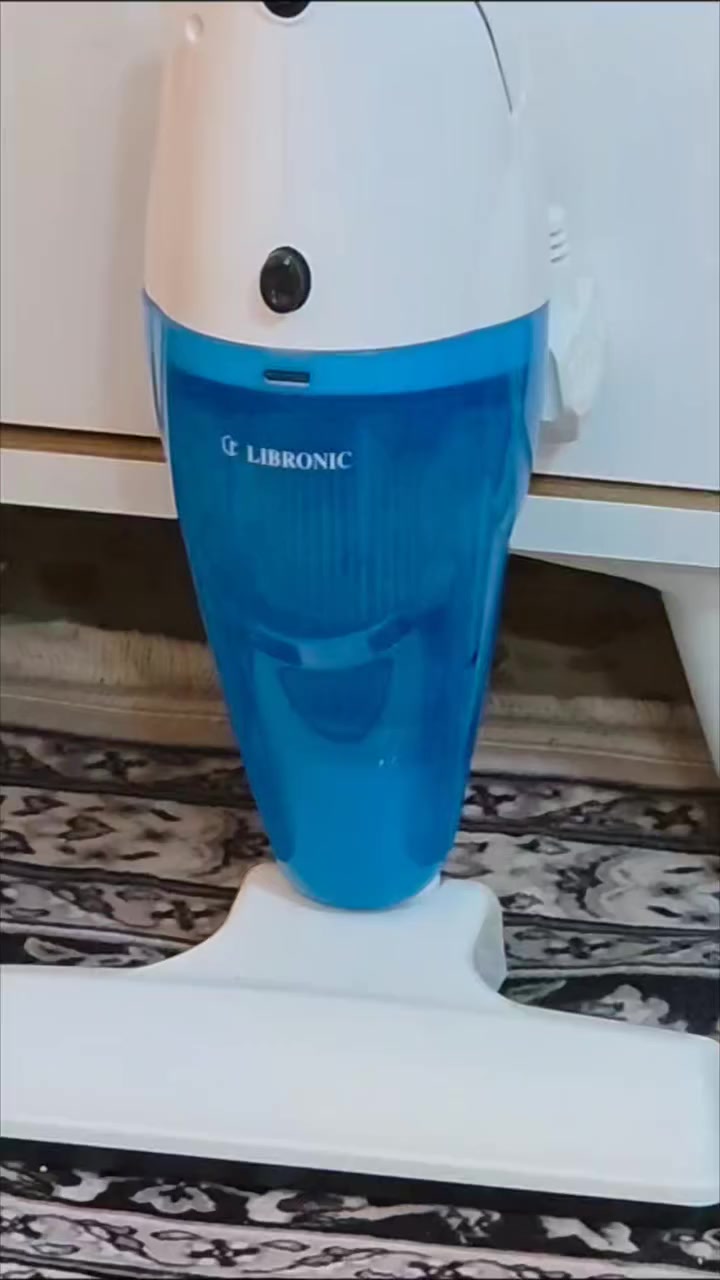 مكنسة ذكية… قوة حقيقية في حجم عملي ✨

ليبرونيك 2 في 1 تمنحك تنظيفًا سريعًا وفعالًا بدون تعب.

قوة 600 واط، فلتر إعصاري، وحاوية غبار كبيرة تكفي بيتك كامل.

حوّلها خلال ثواني إلى مكنسة يدوية ونظّف أصعب الزوايا 🚗🛋️

خفيفة، أنيقة، وسهلة التخزين…

حل مثالي لكل بيت عصري يبحث عن النظافة بدون تعقيد.

الاستخدامات

تنظيف الأرضيات اليومية (سيراميك، بلاط، باركيه)

شفط الغبار والأتربة من السجاد الخفيف

تنظيف الكنب، الستائر، المراتب والزوايا الضيقة

مثالية للسيارات، الأدراج، وبين الأثاث بفضل وضع المكنسة اليدوية

مناسبة للاستخدام المنزلي السريع بدون مجهود

المميزات

قوة محرك 600 واط لشفط فعال وقوي

تصميم 2 في 1: مكنسة عصا + مكنسة يدوية قابلة للفصل

نظام فلترة إعصاري (Cyclone) مع فلتر قابل للغسل وإعادة الاستخدام

سعة حاوية غبار كبيرة 1000 مل (1 لتر) لتقليل التفريغ المتكرر

خزان شفاف لمراقبة امتلاء الغبار بسهولة

تشغيل بزر واحد مريح وسهل الاستخدام

أنبوب معدني قابل للفك للوصول للأماكن المرتفعة

خفيفة الوزن وسهلة التخزين

جهد التشغيل: 220–240 فولت

التردد: 5060 هرتز

ضمان لمدة سنة من تاريخ الشراء

الملاحظات

يُنصح بتنظيف الفلتر بشكل دوري للحفاظ على قوة الشفط

غير مخصصة لشفط السوائل أو الرماد الساخن

تُستخدم على الأسطح الجافة فقط

بلد المنشأ: الصين

طول سلك الكهرباء 400 سم

للحجز والاستفسار يرجى مراسلة الصفحة 

سعر التوصيل #بغداد 3 آلاف 
والمحافظات 5 آلاف

للحجز والاستفسار يرجى مراسلة الصفحة 

#اللهم_صل_على_محمد_وآل_محمد 
#العراق 
#electric 
#N_M_market


**إذا كنت صاحب هذا الإعلان وتريد حذفه لأي سبب، رجاءا أرسل رسالة إلى الدعم الفني**