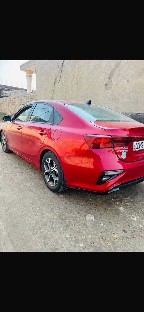 السلام عليكم 
فورتي 2020امريكي 
حادثها  بنيد وجاملغ وبيها قطع  كلير 
ب128 وبيها مجال بسيط 
***********
