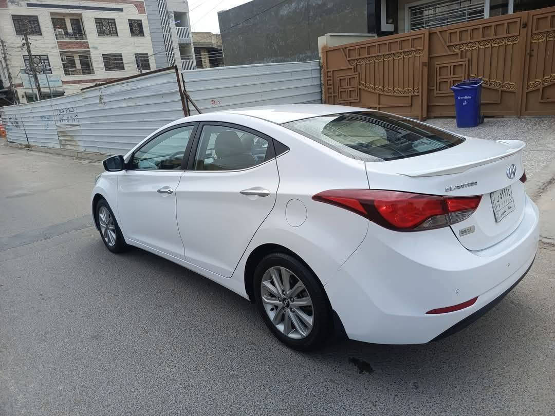 سلام عليكم النتره البيع موديل ٢٠١٦ فول عده البصمه ماشيه ١٢٢ مكفوله من صبغ منعده دوسه محرك ١٨٠٠ رقم بغداد جديد  العنوان بغداد اليوسفيه رقم ***********سعر ١٣٠
