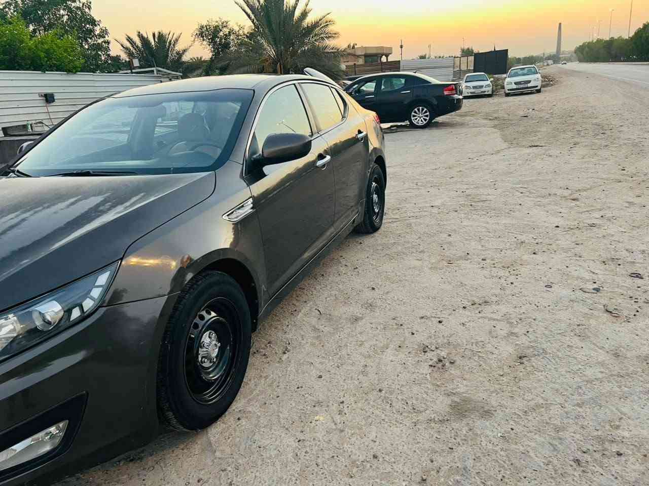 اوبتما 2013خليجيه مكينه دوش 2000
 بيه بارد او صبغ قطعتين +جراد بنيد او نصف جنطه مكينه مفتوحه +كونبريسر عاطل السعر 95 
المكان بابل
***********
