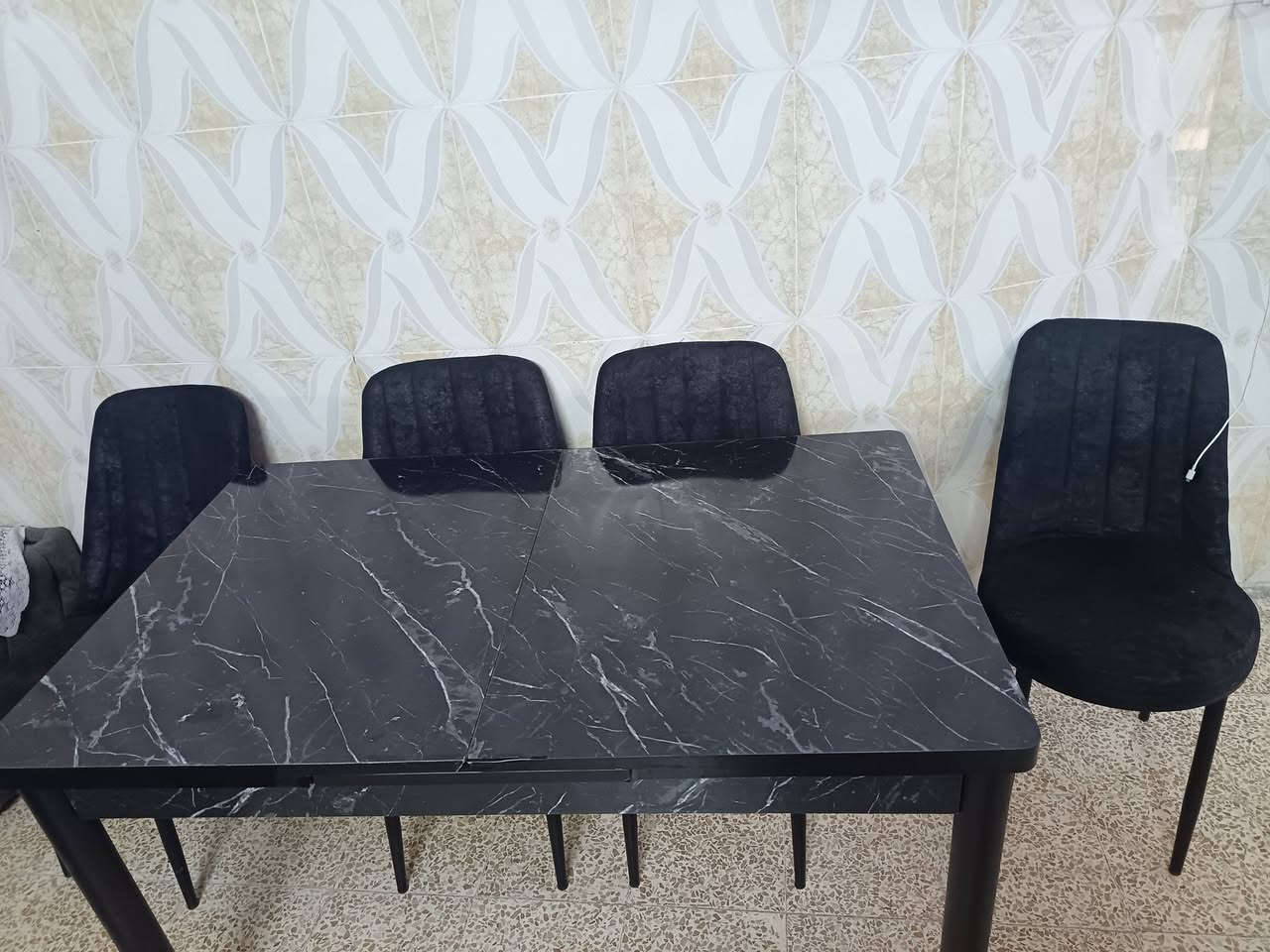 ميز مع ٦ كراسي السعر 150 الكراسي شامو


**إذا كنت صاحب هذا الإعلان وتريد حذفه لأي سبب، رجاءا أرسل رسالة إلى الدعم الفني**