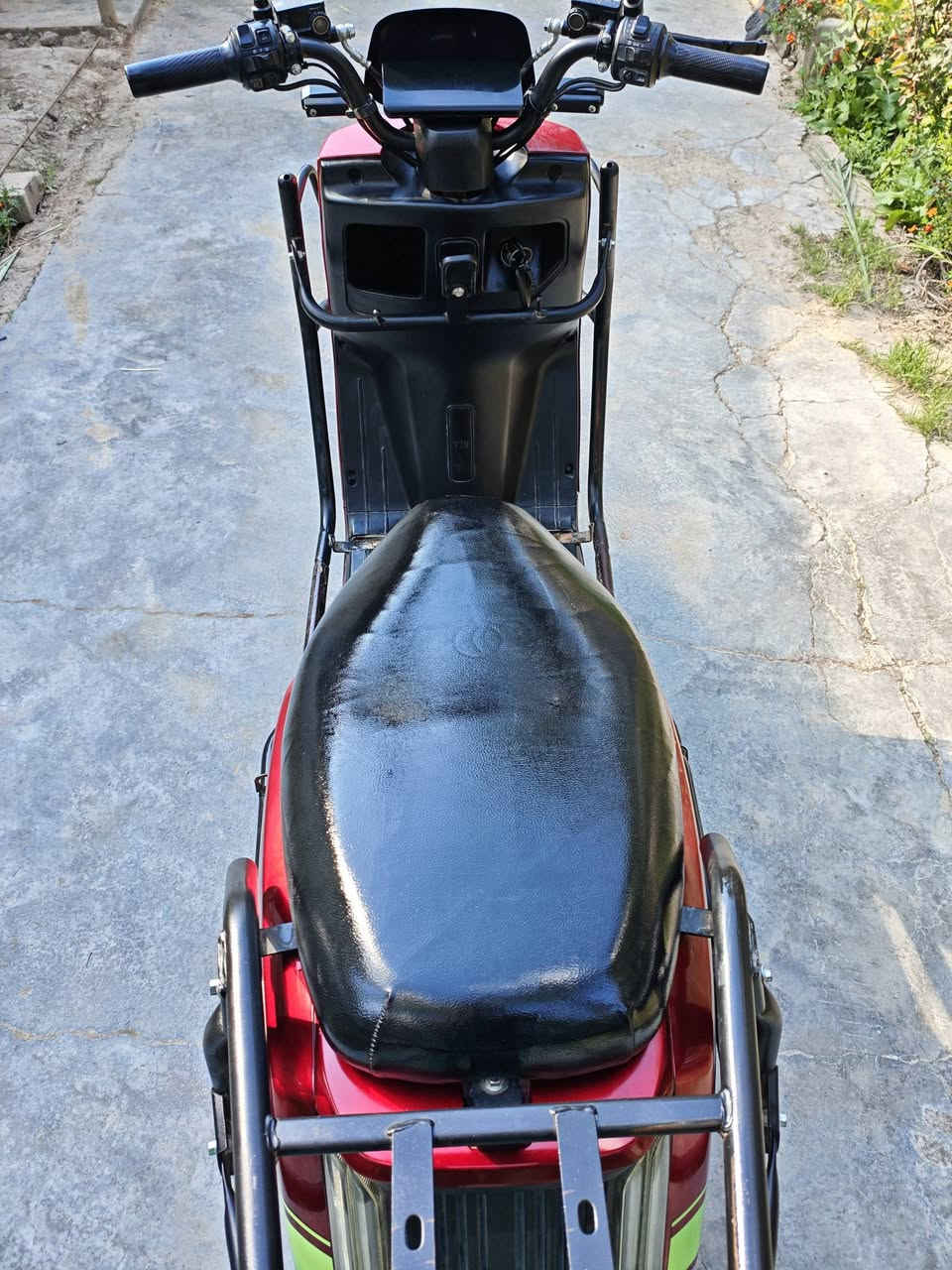 دراجه الشحن.       مدرعه بالكامل
دراجه كفاله من العطل والسرقه
شاشه ديجيتال لتحديد اي عطل
بصمه وسويج
نضام p للأمان  
نضام R الرجوع للخلف
نضام 3 سرع 
السرعه الحقيقيه والفعلية مع الوزن 50
مكان واسع ومريح وناعمه بالطسه 
اشاره يمنئ -يسرئ
 6 أشاير لدبل اشاره
لايتات 4 لدات عالي ناصي سكن + لايتات خلفيه
بريكات دسكات إمامي خلفي  مانع انزلاق 
دبلات إمامي خلفي هايدروليك دهن
تايرات جوبلس نضاف 
6بطاريات دبل جدد
تمشيك بالشحنه الوحده من  40. الئ.   50 كيلو متر
السعر مناسب وبي مجال تعال للبيت وبيك خير وتدلل
باقي التفاصيل متواجد خاص ماسنجر واتساب
مكاني ديالئ الخالص
للاستفسار 
***********
