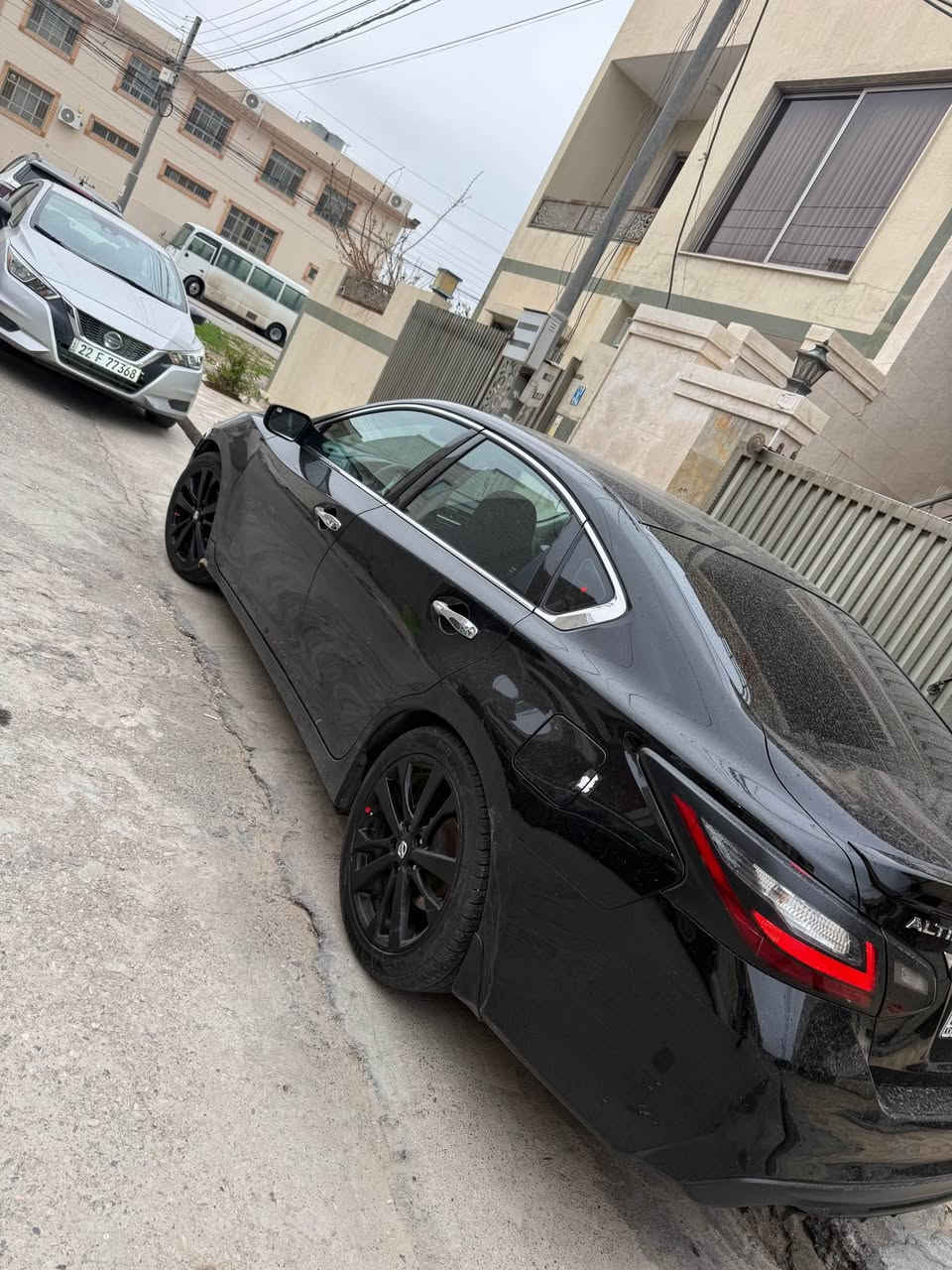 موديل ٢٠١٧ مواصفات sr رةشي قةتران و گير و مكينة و هةموو شتي بةشةرت تةقة و رةقةي بةشةرت گيري نةكرايتةوة و ٣٠٠$ غرامةي لةسةره جاملغ و بونتي بوياغه و جاملغةكي بةس كليري امريكايه و بةس بةدةنةي هةية ايرباكي سوكاني سيستةمة دةسبول بةشةرت. سعري117 ورقه و مجال 
هةولير *********** واتس اب أربيل, العراق
